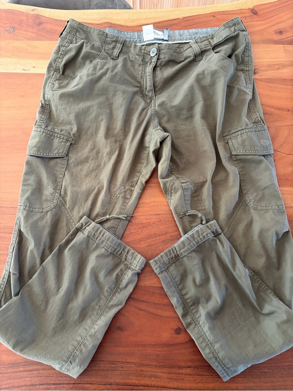MEC women’s Olive Green Cargo Pants - Utility Pockets size 12 cotton/spandex